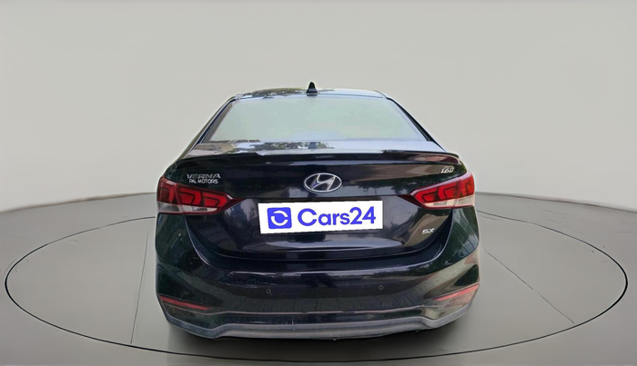 2017 Hyundai Verna 1.6 CRDI SX (O), Diesel, Manual, 1,69,896 km, exterior