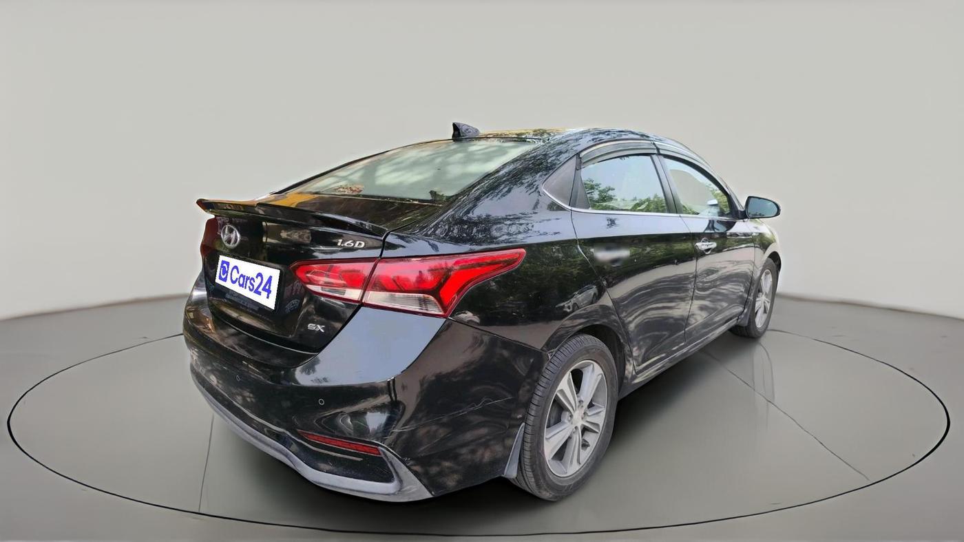 2017 Hyundai Verna 1.6 CRDI SX (O), Diesel, Manual, 1,69,896 km, exterior