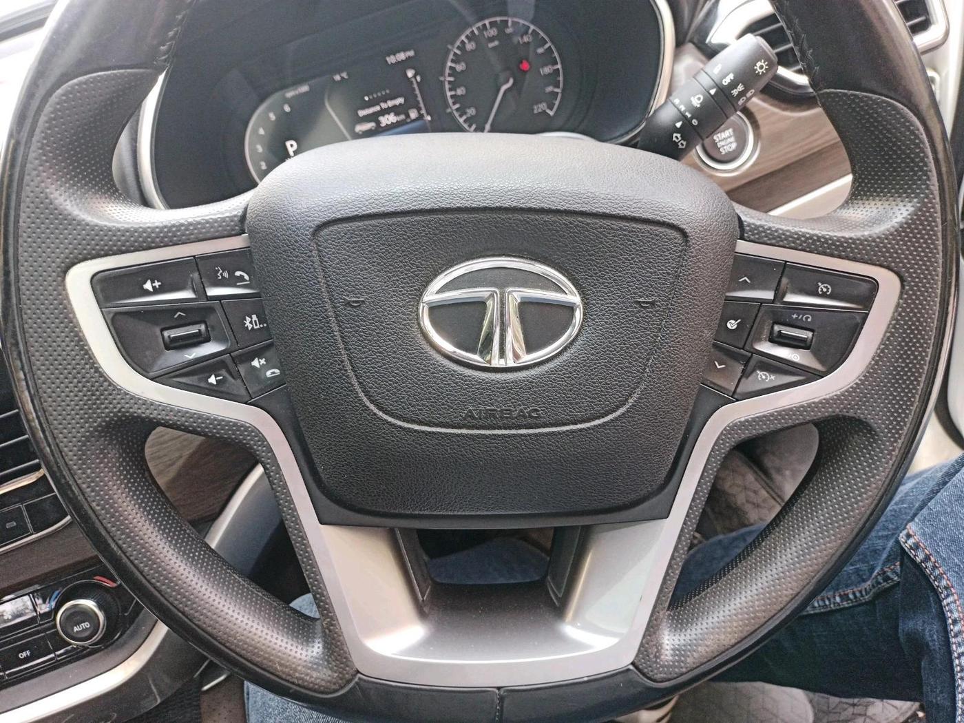 2021 Tata Harrier XZA PLUS 2.0L, Diesel, Automatic, 87,636 km, interior