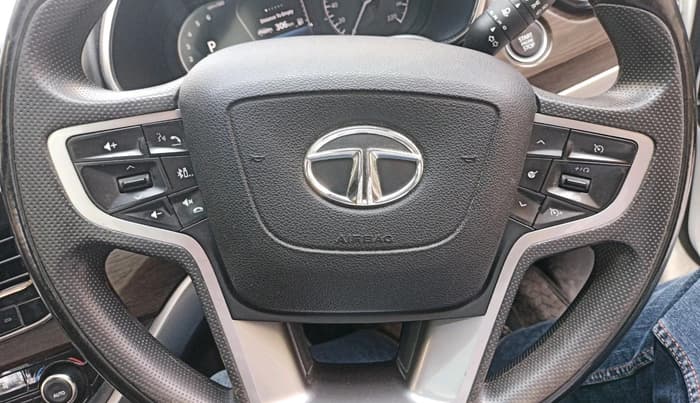 2021 Tata Harrier XZA PLUS 2.0L, Diesel, Automatic, 87,636 km, interior