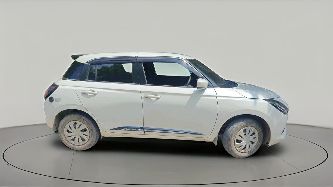 2025 Maruti Swift VXI 1.2L CNG, CNG, Manual, 35,830 km, exterior