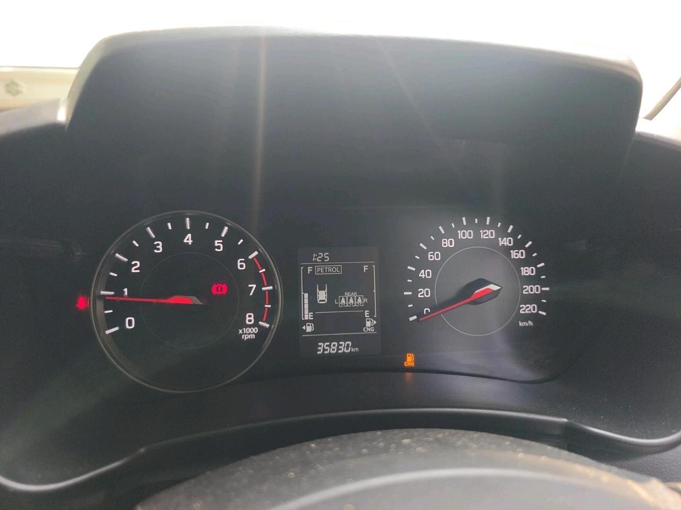 2025 Maruti Swift VXI 1.2L CNG, CNG, Manual, 35,830 km, interior