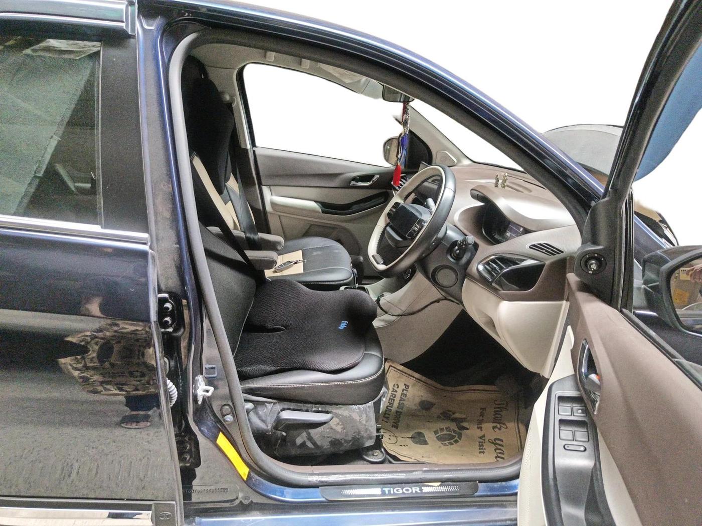 2025 Tata TIGOR XZA PLUS PETROL, Petrol, Automatic, 10,950 km, interior