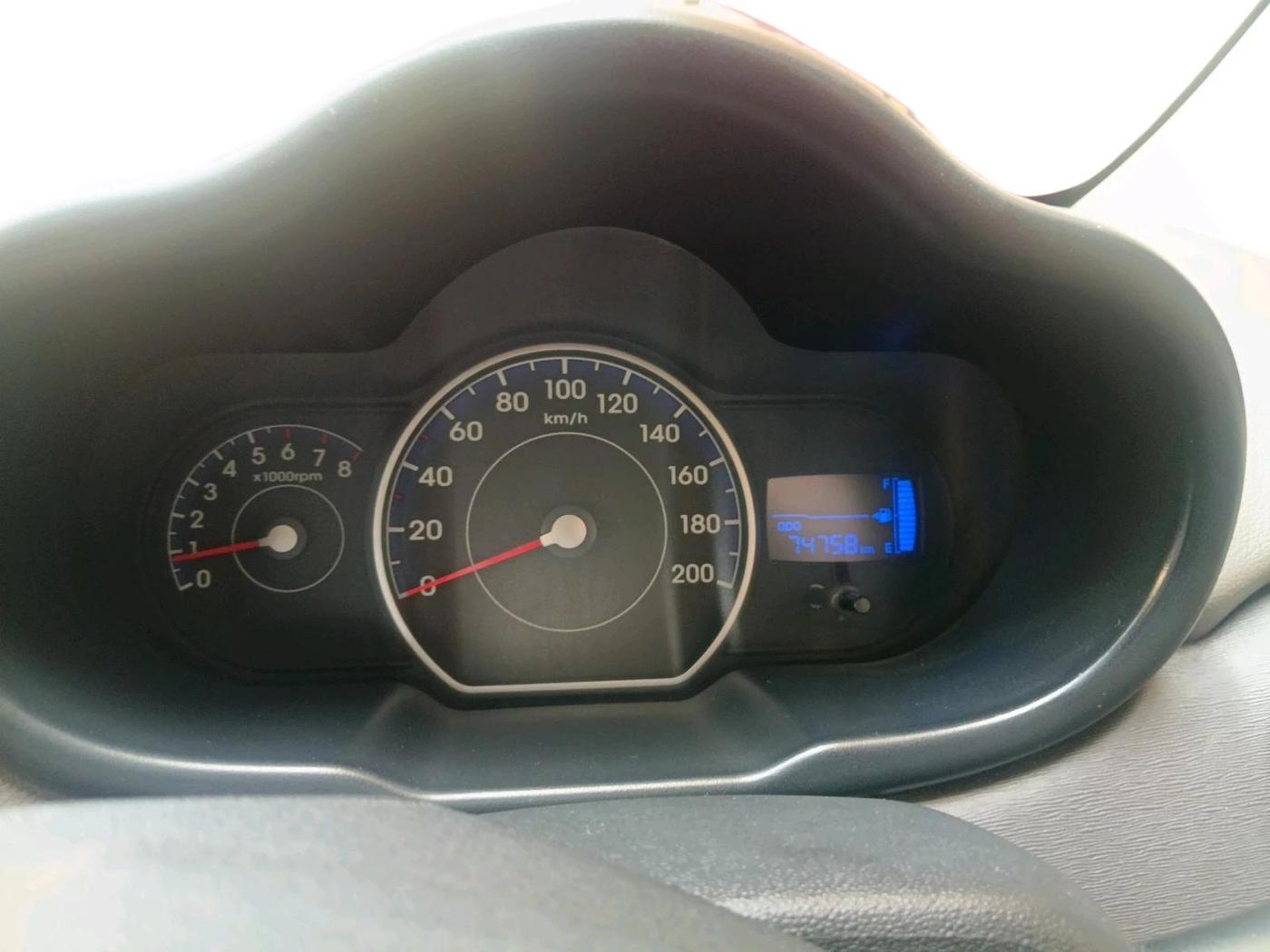 2015 Hyundai i10 SPORTZ 1.1, Petrol, Manual, 74,758 km, interior