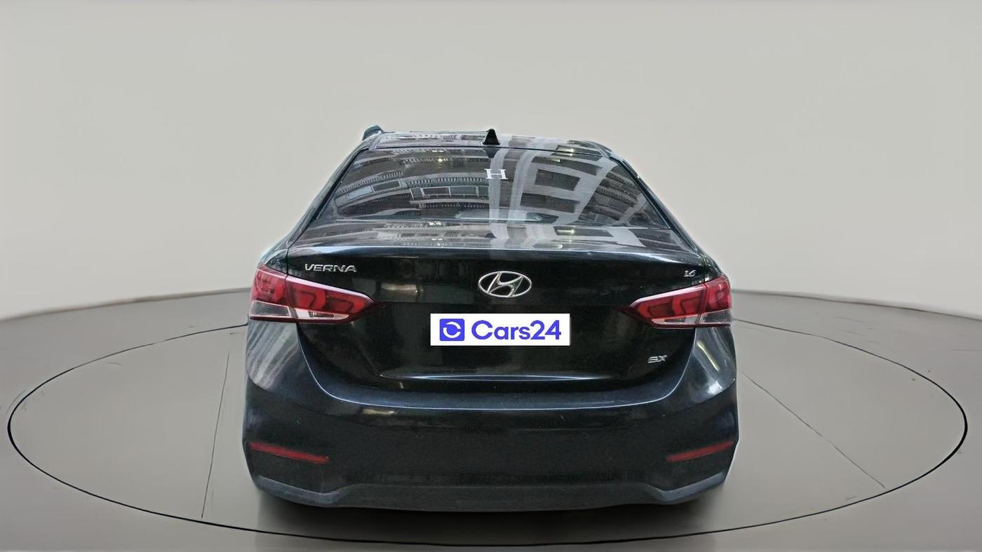 2017 Hyundai Verna 1.6 VTVT SX, Petrol, Manual, 1,00,305 km, exterior