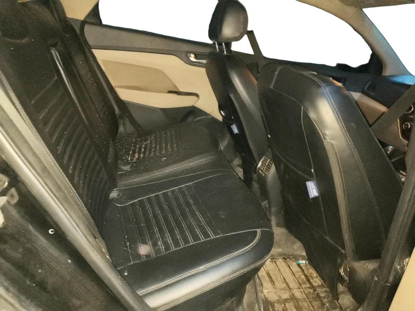 2017 Hyundai Verna 1.6 VTVT SX, Petrol, Manual, 1,00,305 km, interior