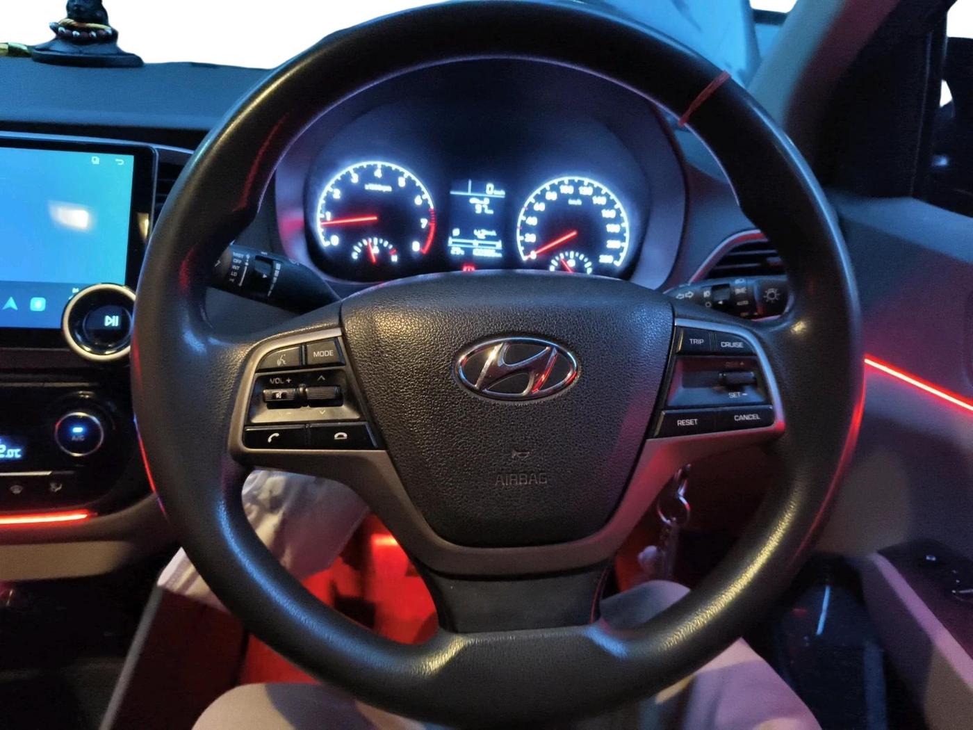 2017 Hyundai Verna 1.6 VTVT SX, Petrol, Manual, 1,00,305 km, interior