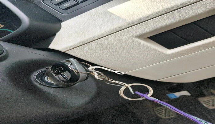 2017 Maruti IGNIS DELTA 1.2, Petrol, Manual, 38,233 km, interior