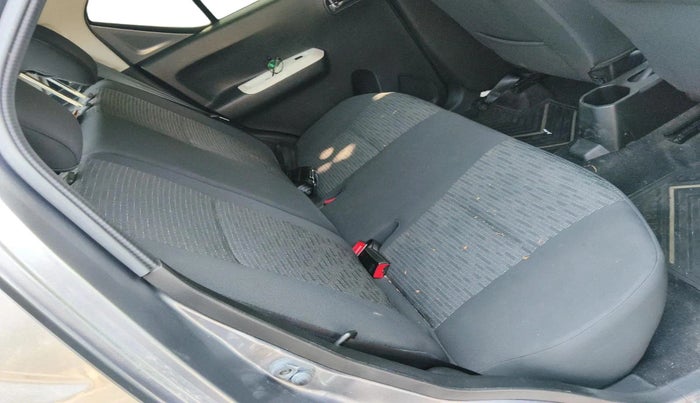 2017 Maruti IGNIS DELTA 1.2, Petrol, Manual, 38,233 km, interior