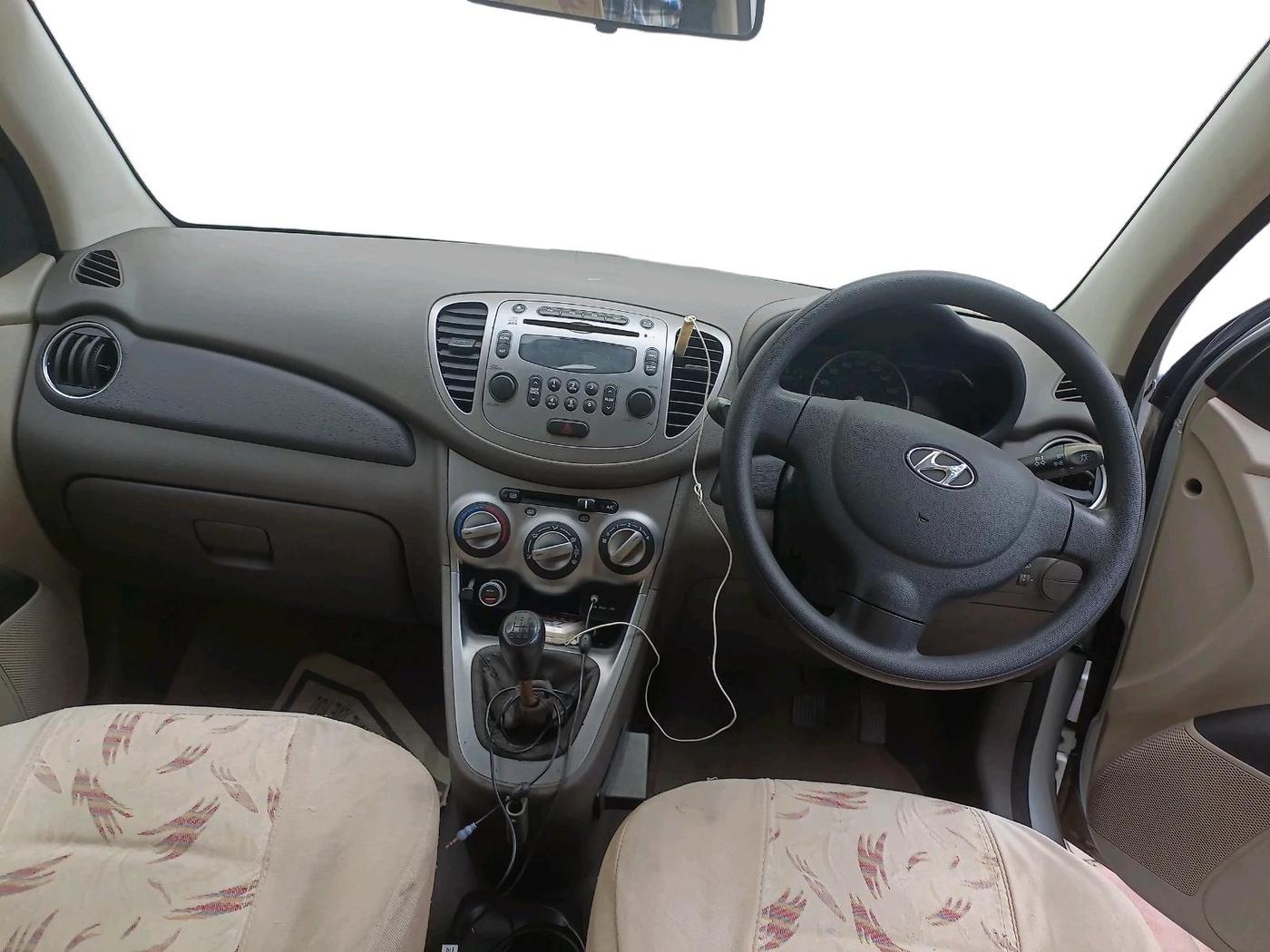 2013 Hyundai i10 SPORTZ 1.2, Petrol, Manual, 18,136 km, interior