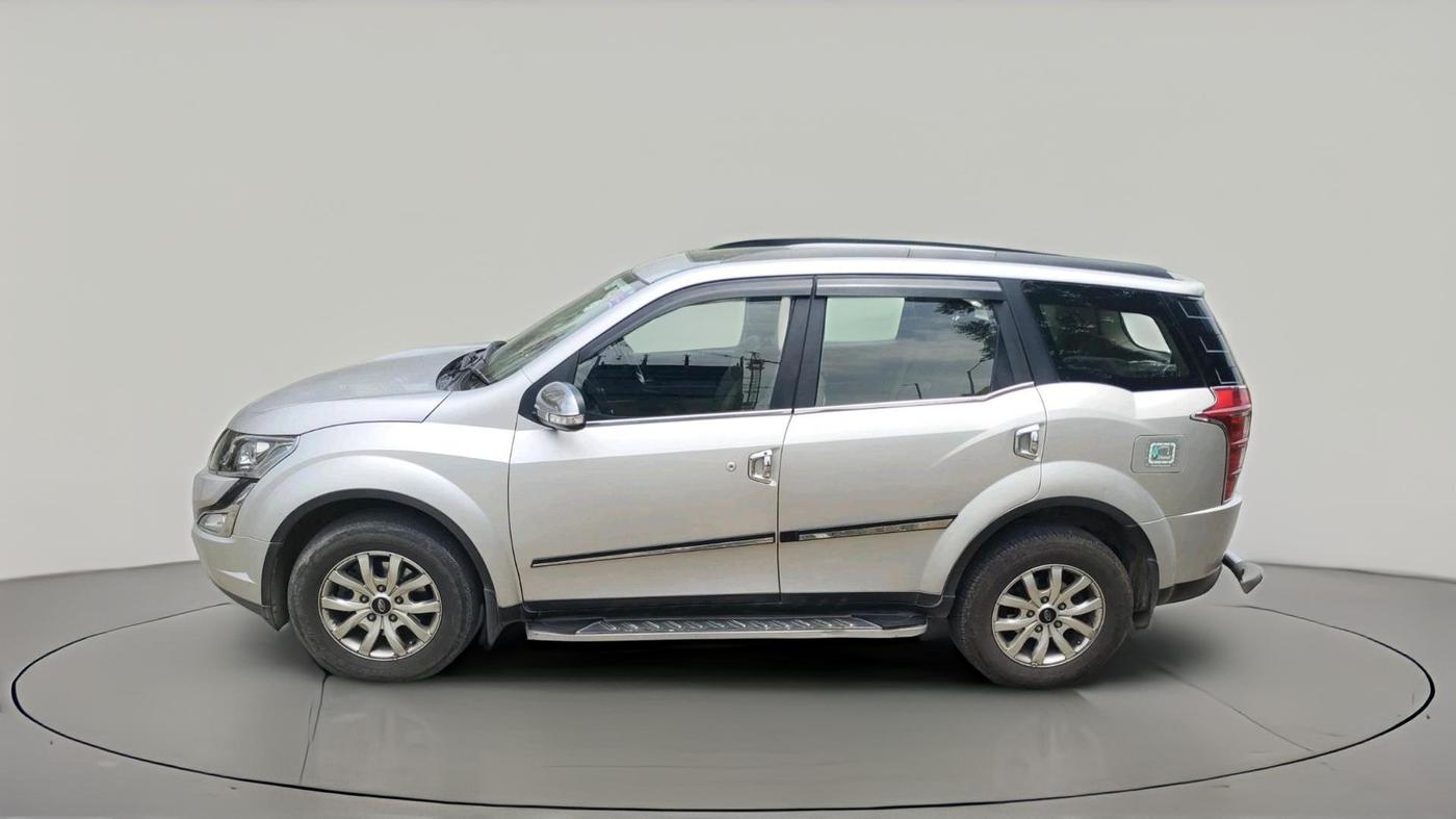 2016 Mahindra XUV500 W10, Diesel, Manual, 1,03,344 km, exterior