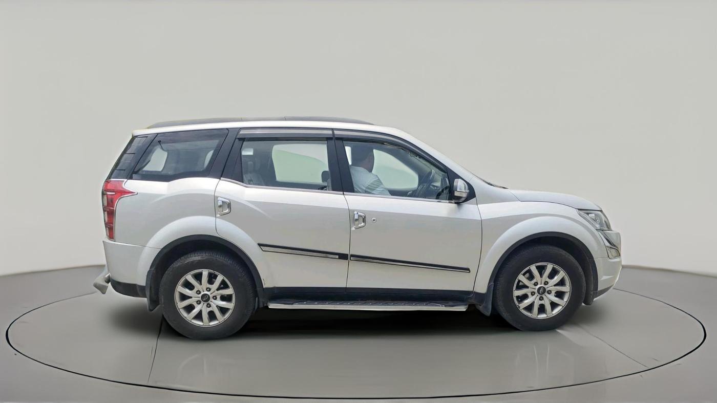 2016 Mahindra XUV500 W10, Diesel, Manual, 1,03,344 km, exterior