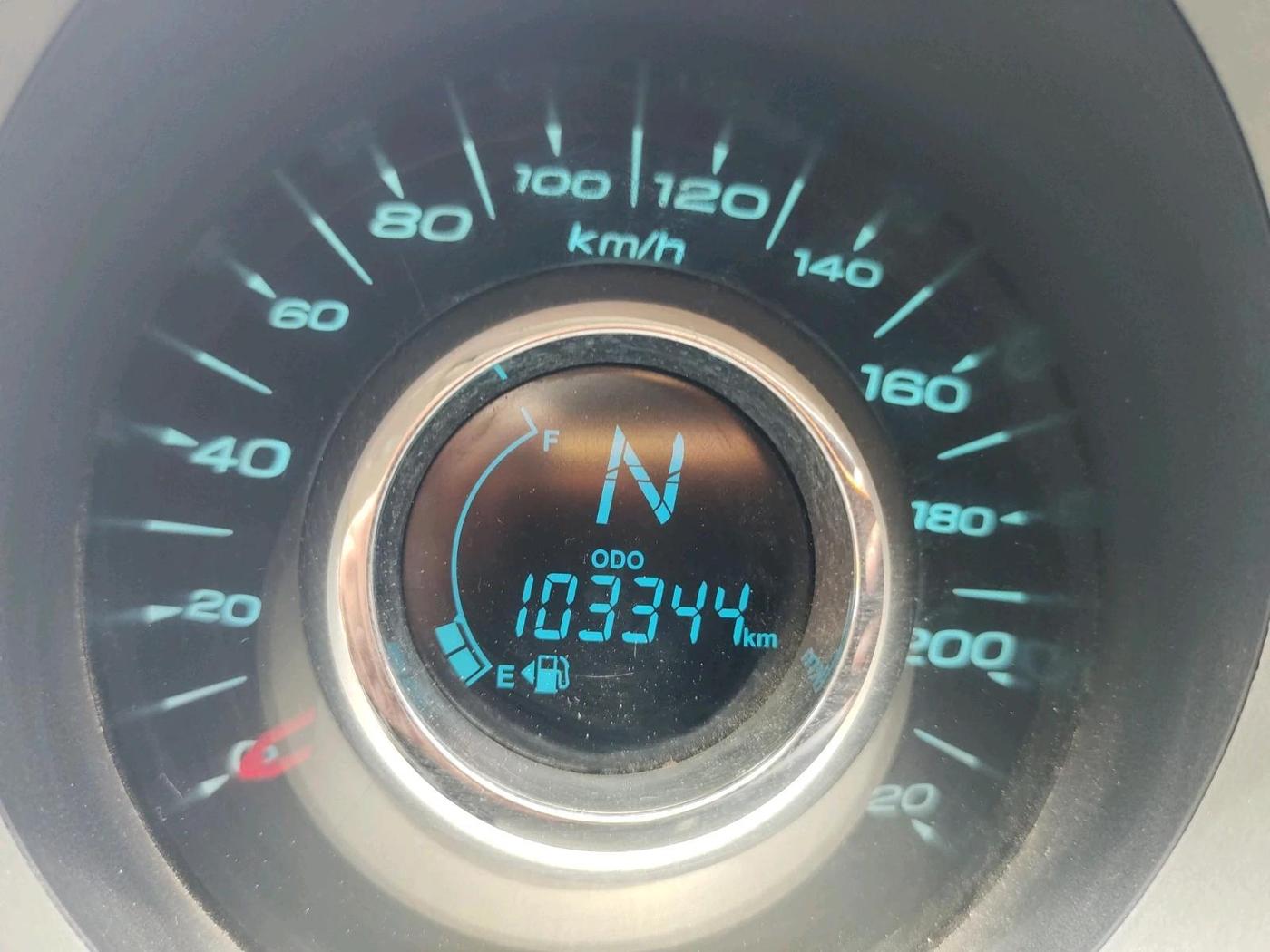 2016 Mahindra XUV500 W10, Diesel, Manual, 1,03,344 km, interior