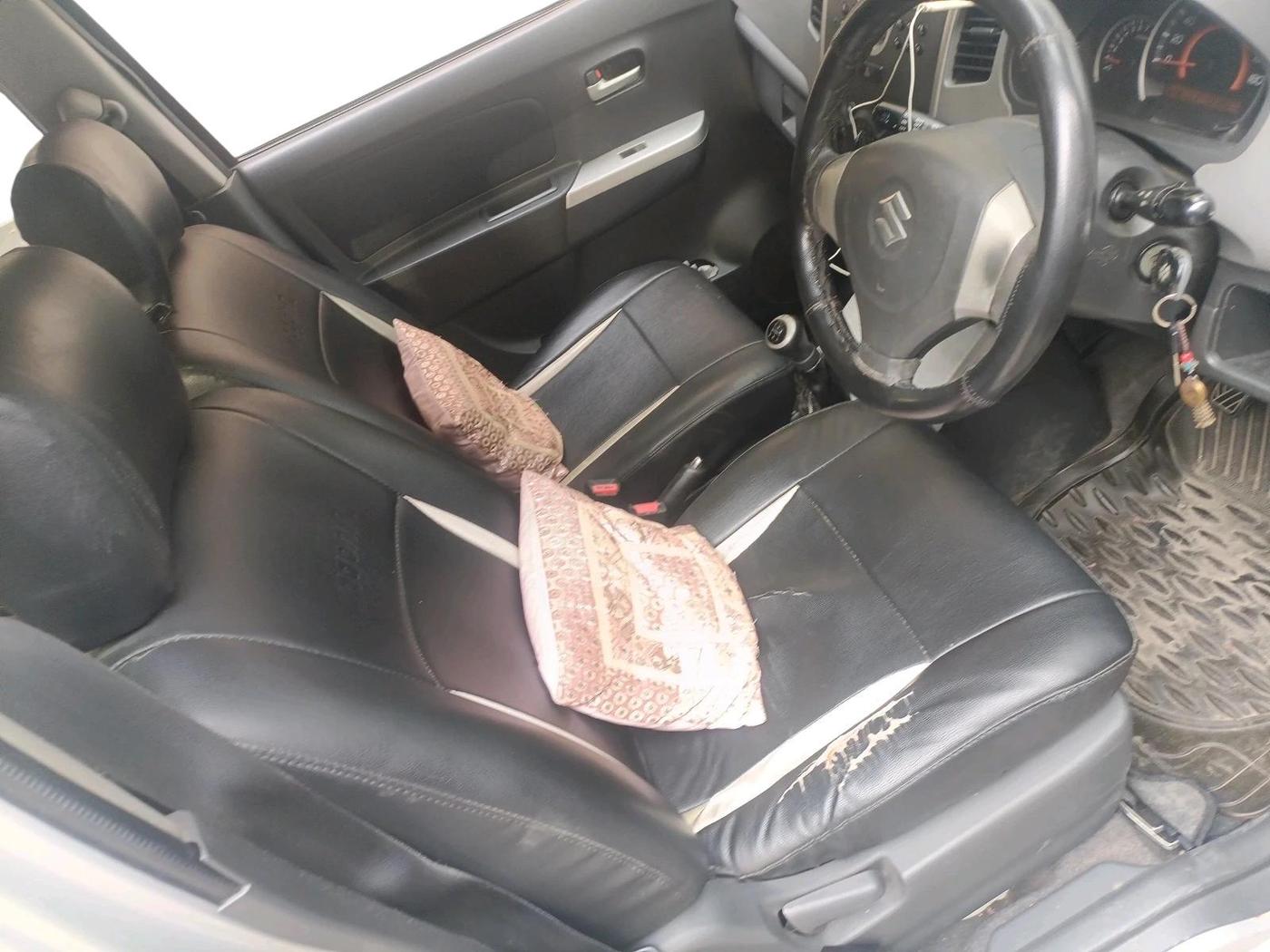 2011 Maruti Wagon R 1.0 VXI, Petrol, Manual, 1,31,809 km, interior
