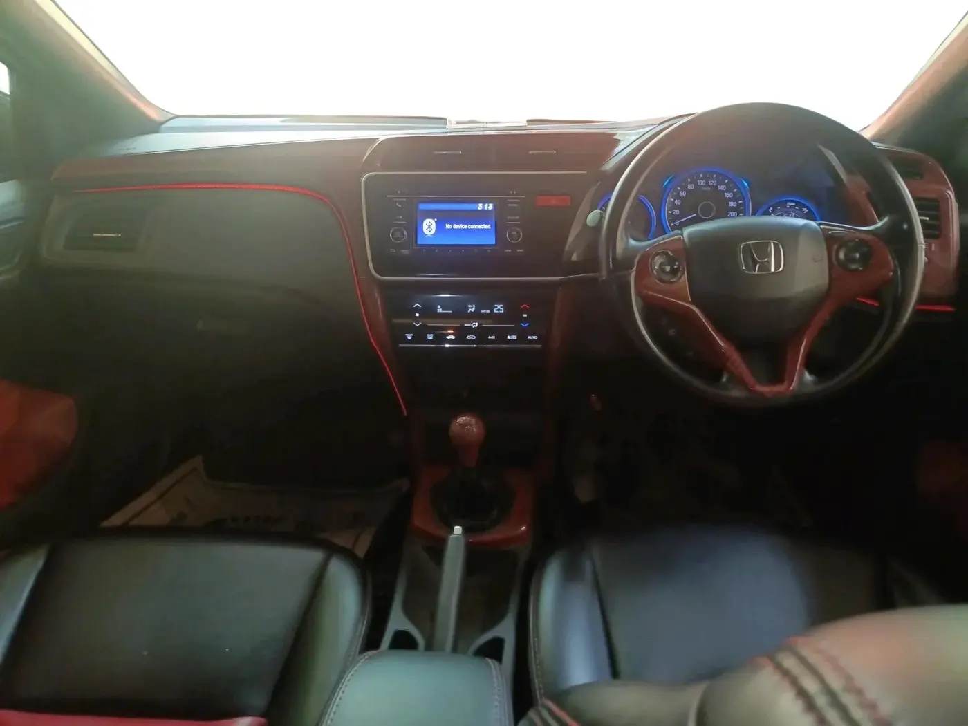2016 Honda City 1.5L I-VTEC V MT, Petrol, Manual, 1,08,791 km, interior