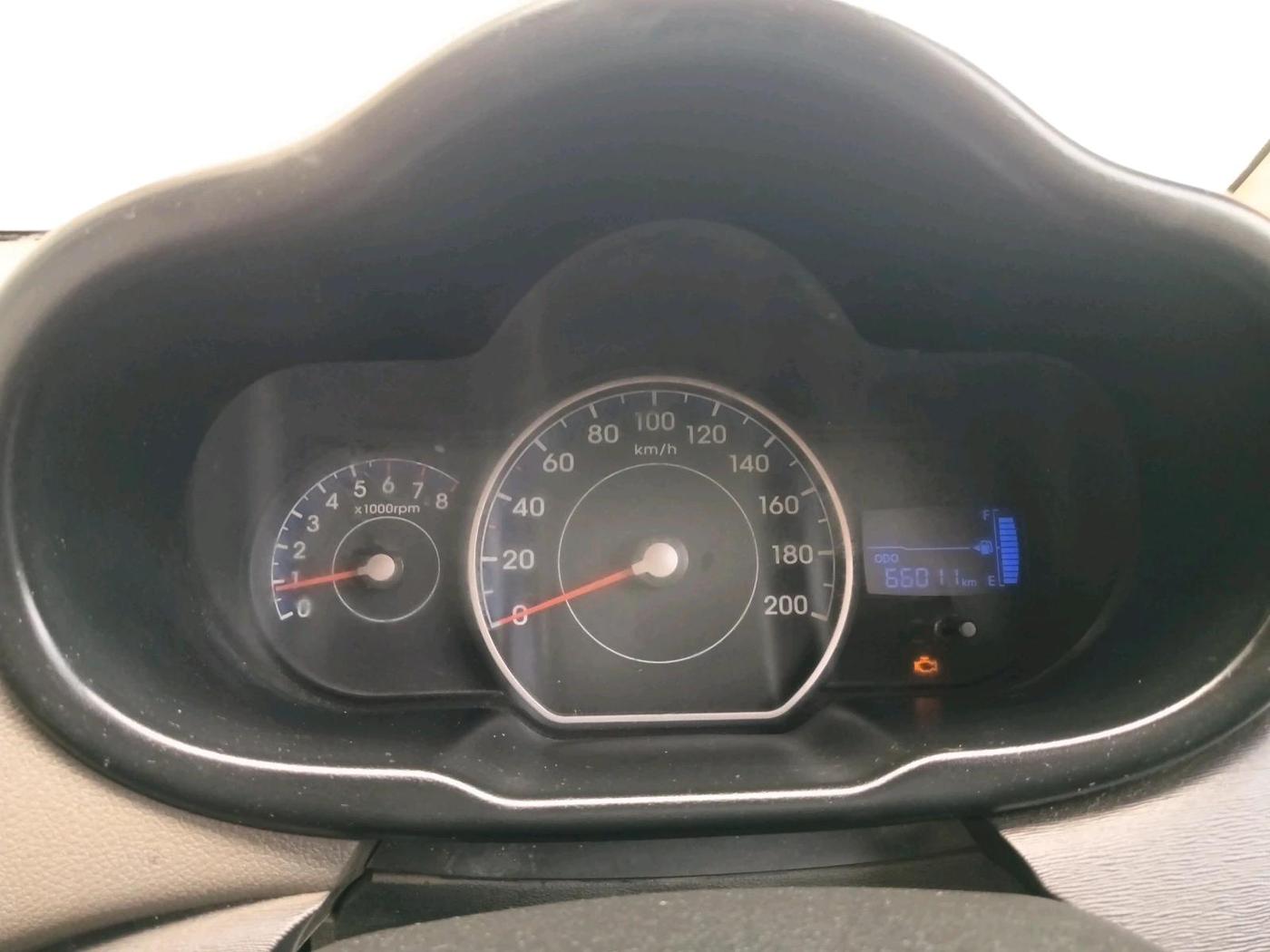 2014 Hyundai i10 SPORTZ 1.1, CNG, Manual, 66,011 km, interior