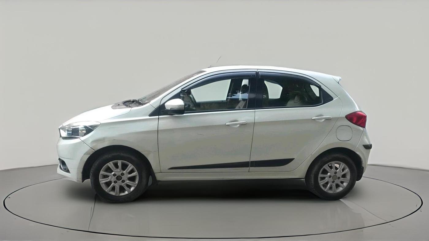 2018 Tata Tiago XZ PETROL, Petrol, Manual, 29,859 km, exterior