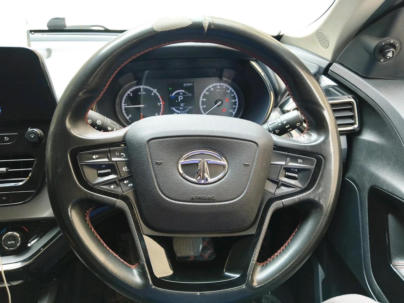 2022 Tata Harrier XTA 2.0L KRYOTEC PLUS, Diesel, Automatic, 50,329 km, interior