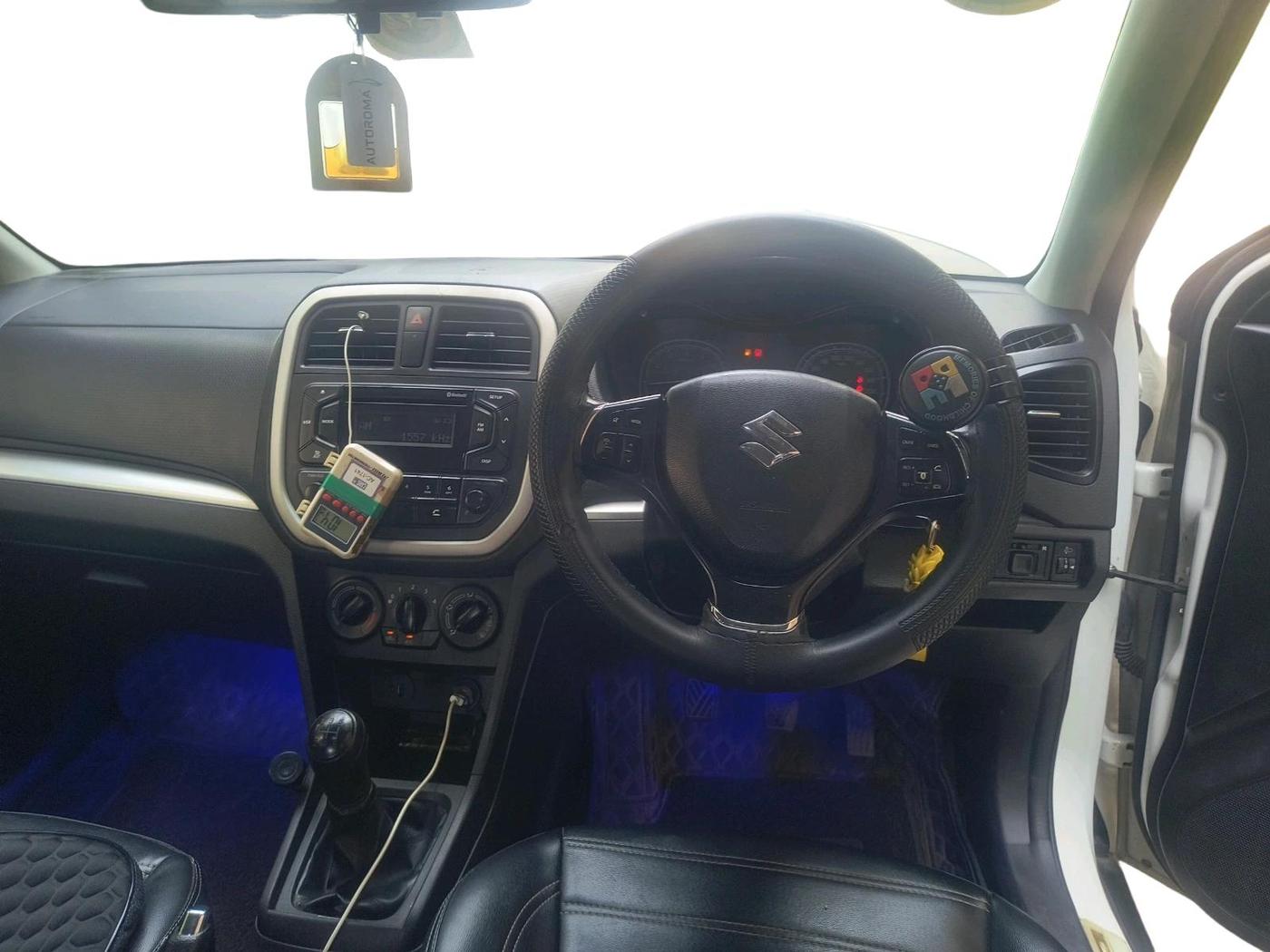 2020 Maruti Vitara Brezza LXI, Petrol, Manual, 1,20,315 km, interior