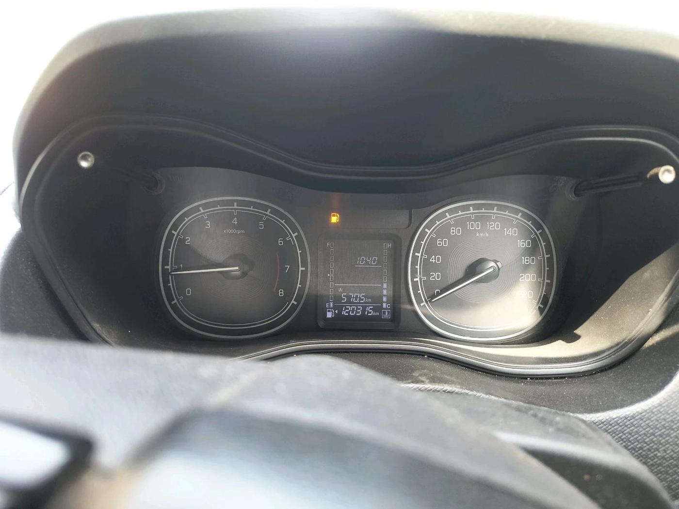 2020 Maruti Vitara Brezza LXI, Petrol, Manual, 1,20,315 km, interior