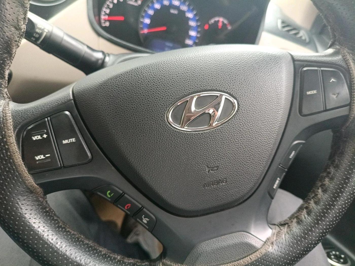 2017 Hyundai Xcent SX 1.2, Petrol, Manual, 47,890 km, interior