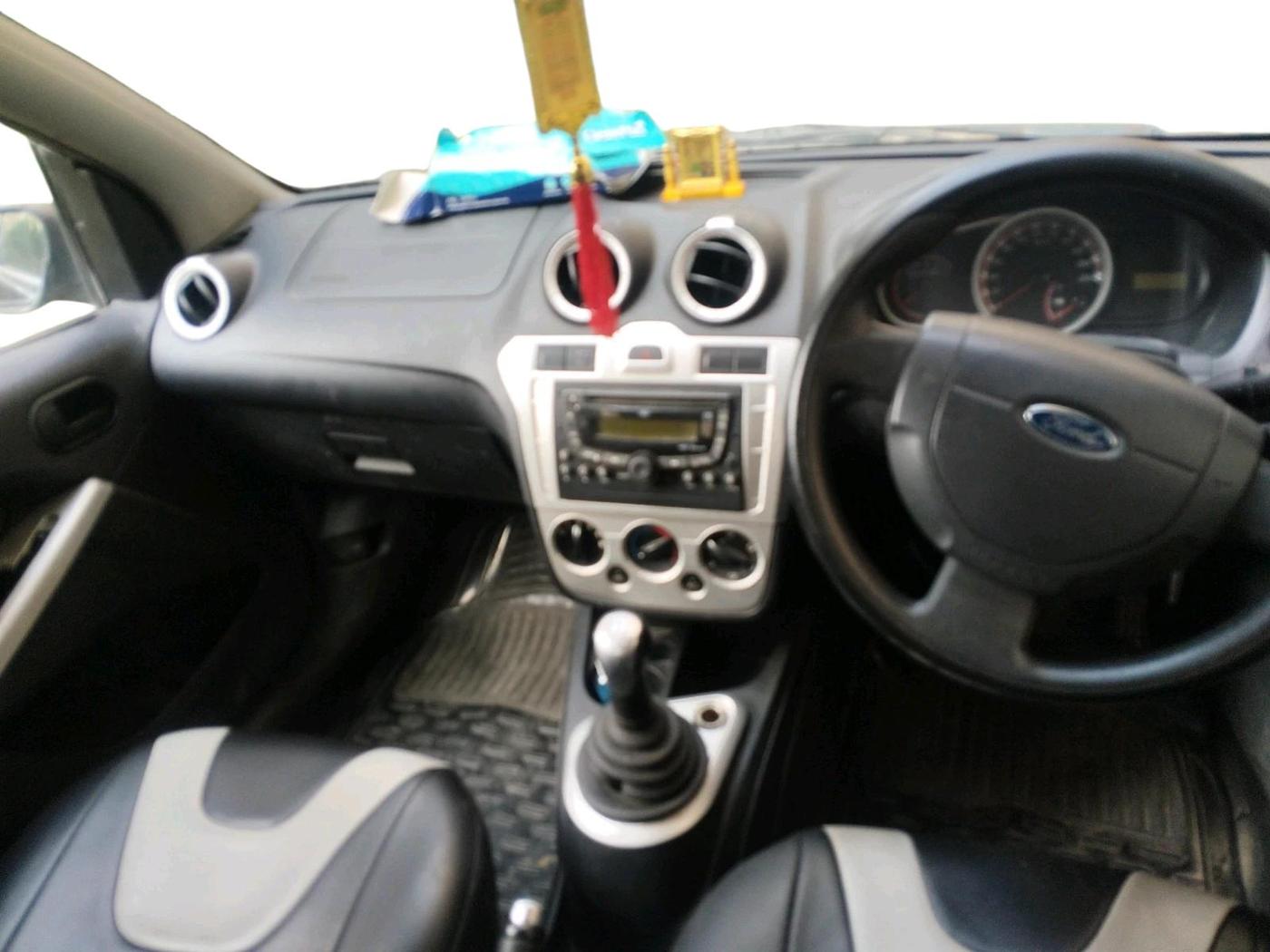 2011 Ford Figo TITANIUM 1.2 PETROL, Petrol, Manual, 43,496 km, interior