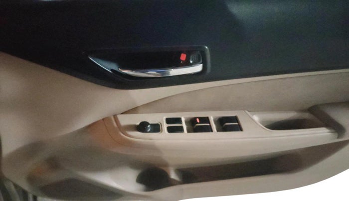 2018 Maruti Dzire VXI, CNG, Manual, 84,249 km, interior