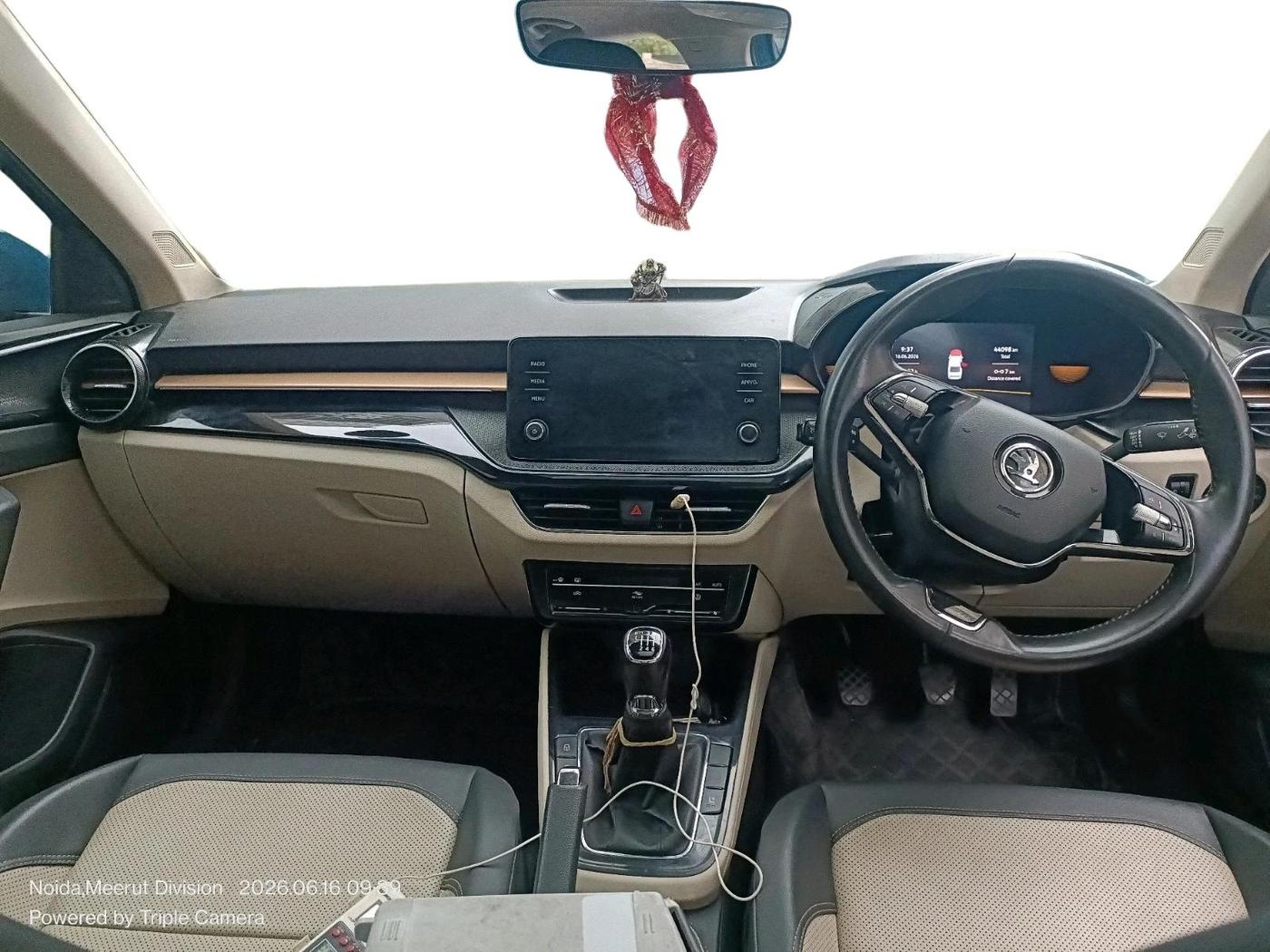 2022 Skoda SLAVIA STYLE 1.0L TSI MT, Petrol, Manual, 44,099 km, interior
