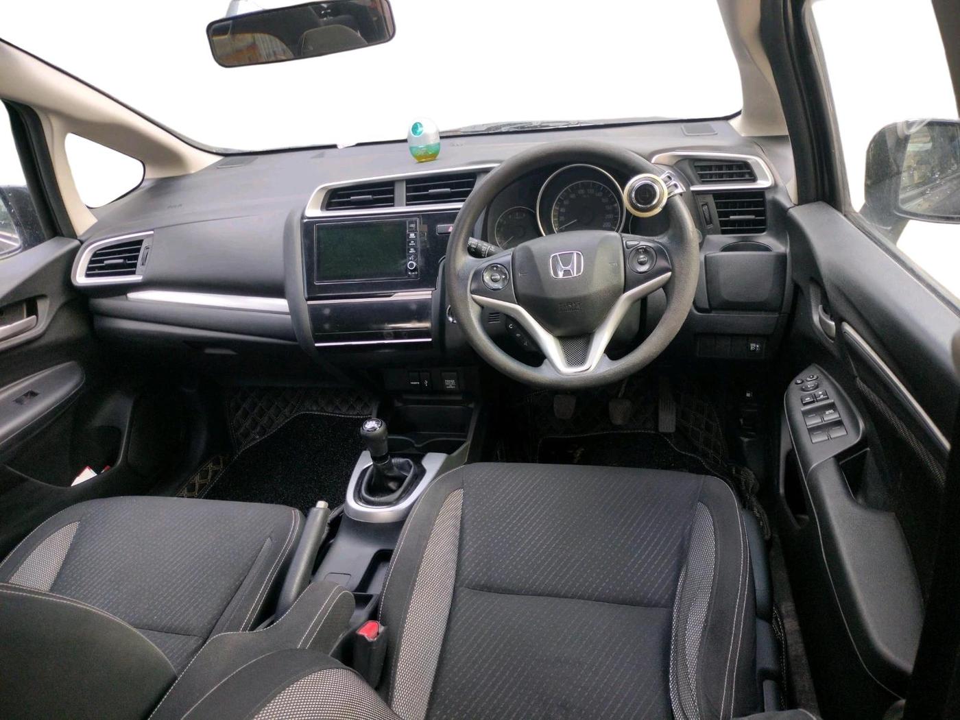 2018 Honda WR-V 1.5L I-DTEC VX MT, Diesel, Manual, 1,31,384 km, interior