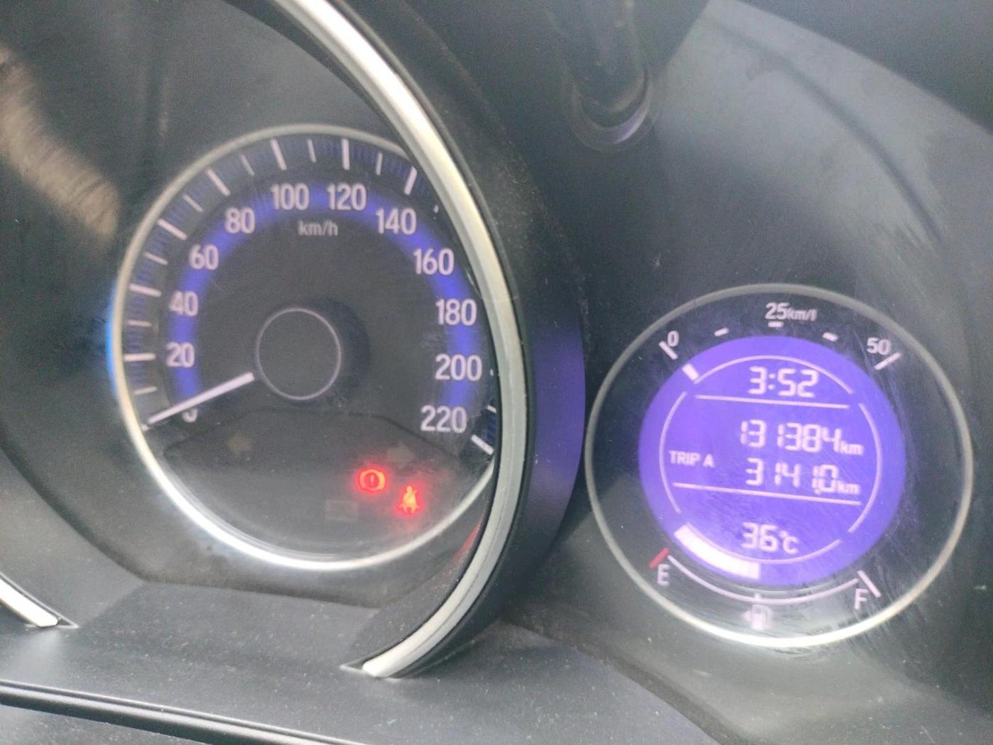 2018 Honda WR-V 1.5L I-DTEC VX MT, Diesel, Manual, 1,31,384 km, interior
