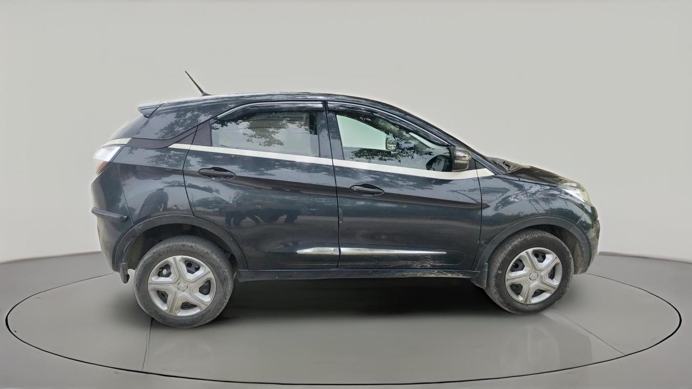 2017 Tata NEXON XM PETROL, Petrol, Manual, 1,52,413 km, exterior