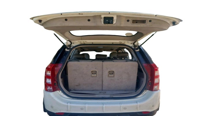 2017 Mahindra XUV500 W10 AT 1.99, Diesel, Automatic, 82,115 km, exterior