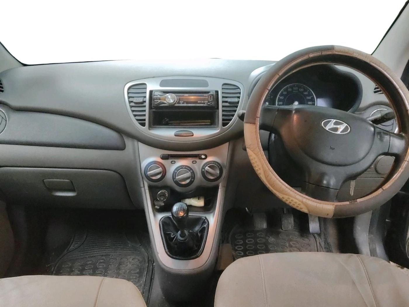 2012 Hyundai i10 MAGNA 1.2, CNG, Manual, 1,33,861 km, interior