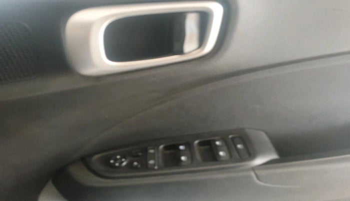 2019 Hyundai VENUE SX PLUS 1.0 TURBO DCT, Petrol, Automatic, 44,001 km, interior