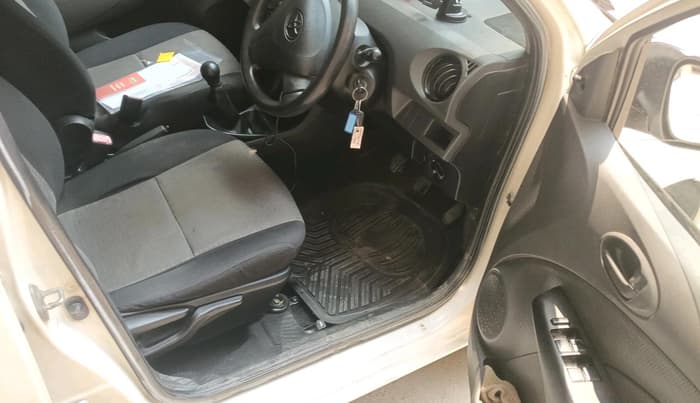 2013 Toyota Etios G, Petrol, Manual, 93,578 km, interior