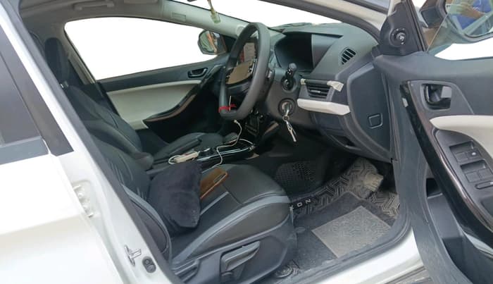 2025 Tata NEXON Pure Plus (S) 1.2 Petrol 6AMT, Petrol, Automatic, 8,776 km, interior