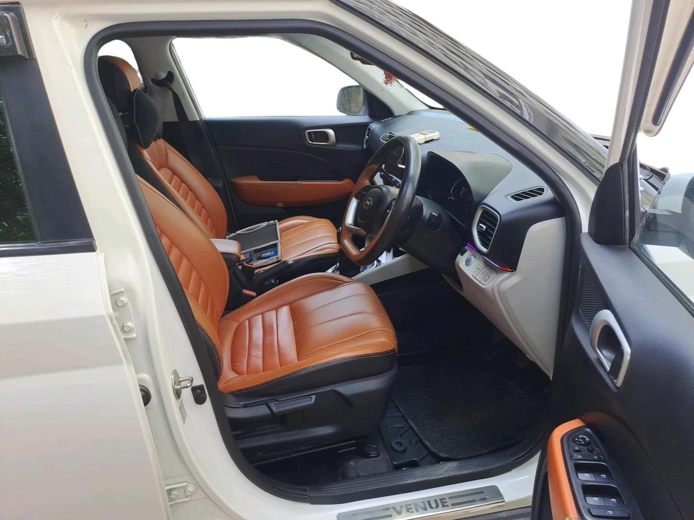 2023 Hyundai VENUE SX 1.2 PETROL, Petrol, Manual, 42,012 km, interior