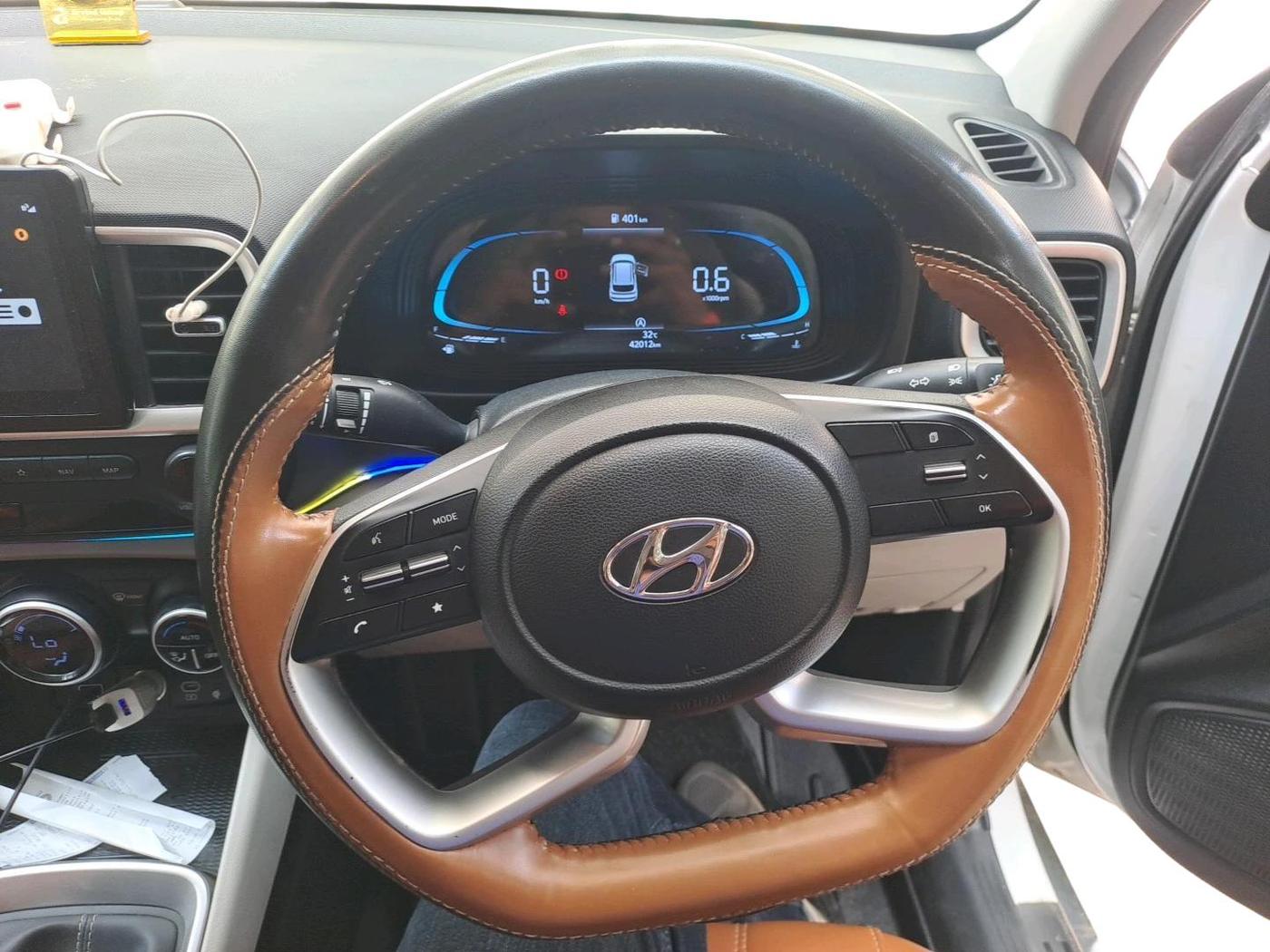 2023 Hyundai VENUE SX 1.2 PETROL, Petrol, Manual, 42,012 km, interior