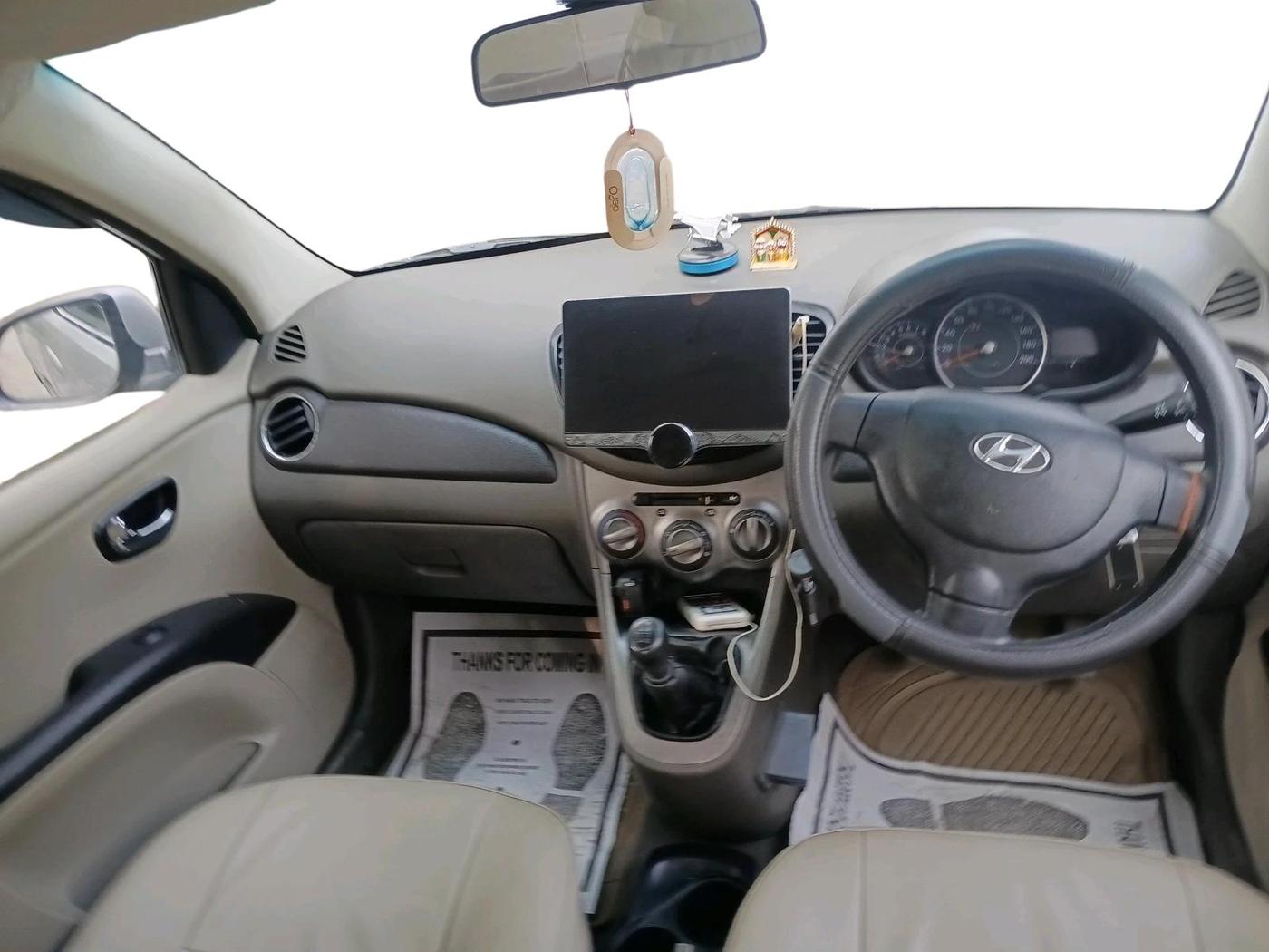 2011 Hyundai i10 MAGNA 1.2, Petrol, Manual, 50,474 km, interior