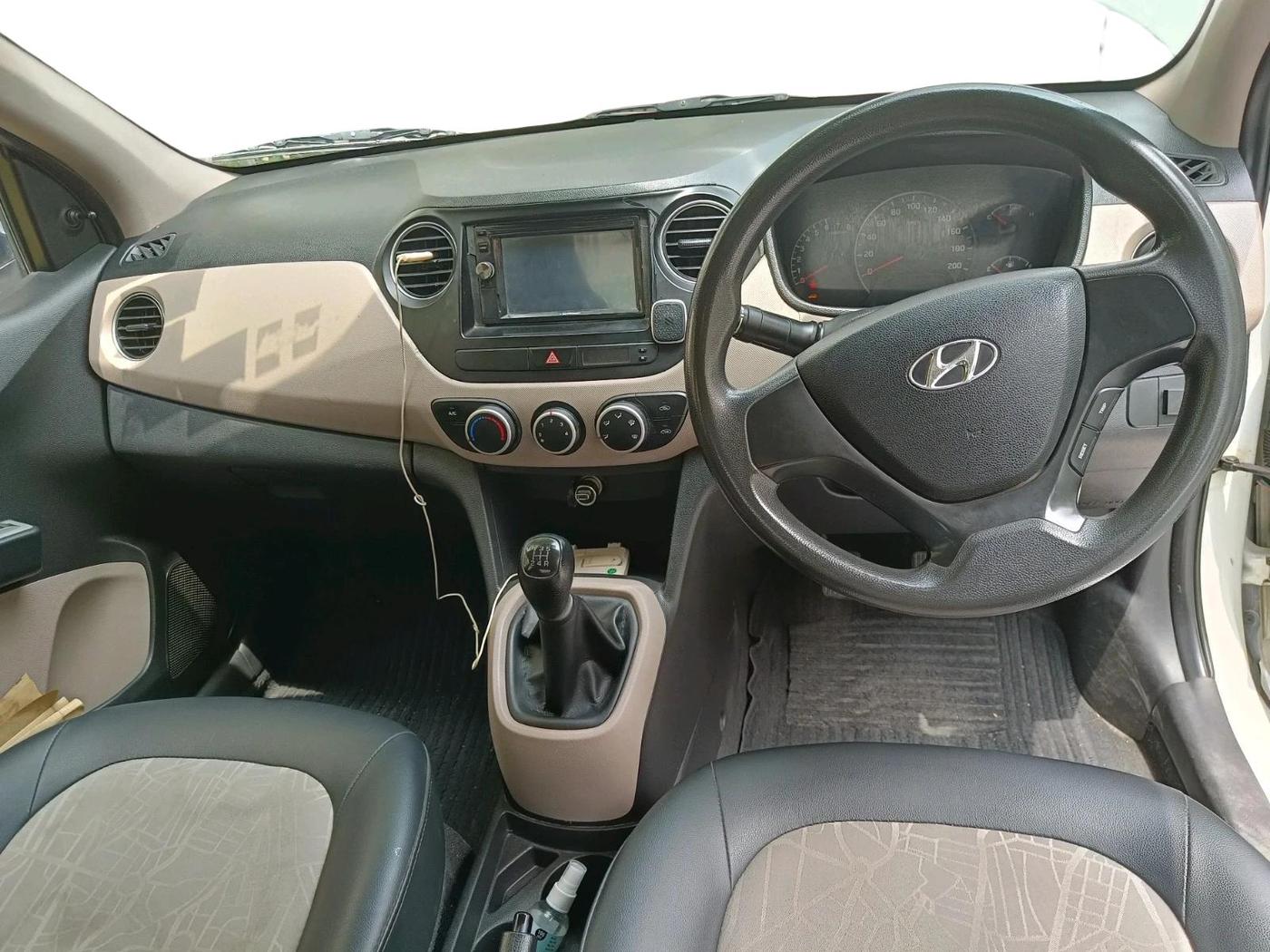 2016 Hyundai Xcent BASE 1.2, CNG, Manual, 87,673 km, interior