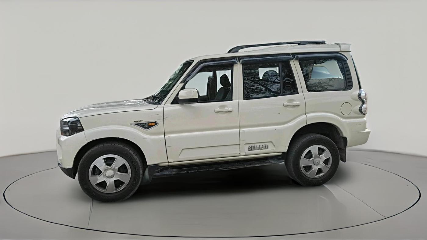 2016 Mahindra Scorpio S6 PLUS 1.99 INTELLI-HYBRID, Diesel, Manual, 74,846 km, exterior