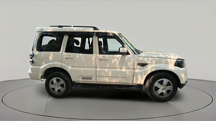 2016 Mahindra Scorpio S6 PLUS 1.99 INTELLI-HYBRID, Diesel, Manual, 74,846 km, exterior