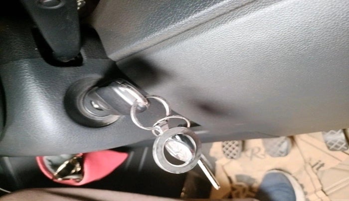 2015 Volkswagen Polo COMFORTLINE 1.2L, Petrol, Manual, 94,310 km, interior