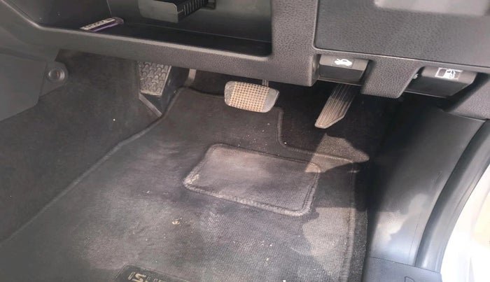 2018 ISUZU MU-X 4x2 AT, Diesel, Automatic, 1,04,915 km, interior