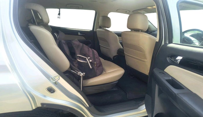 2018 ISUZU MU-X 4x2 AT, Diesel, Automatic, 1,04,915 km, interior