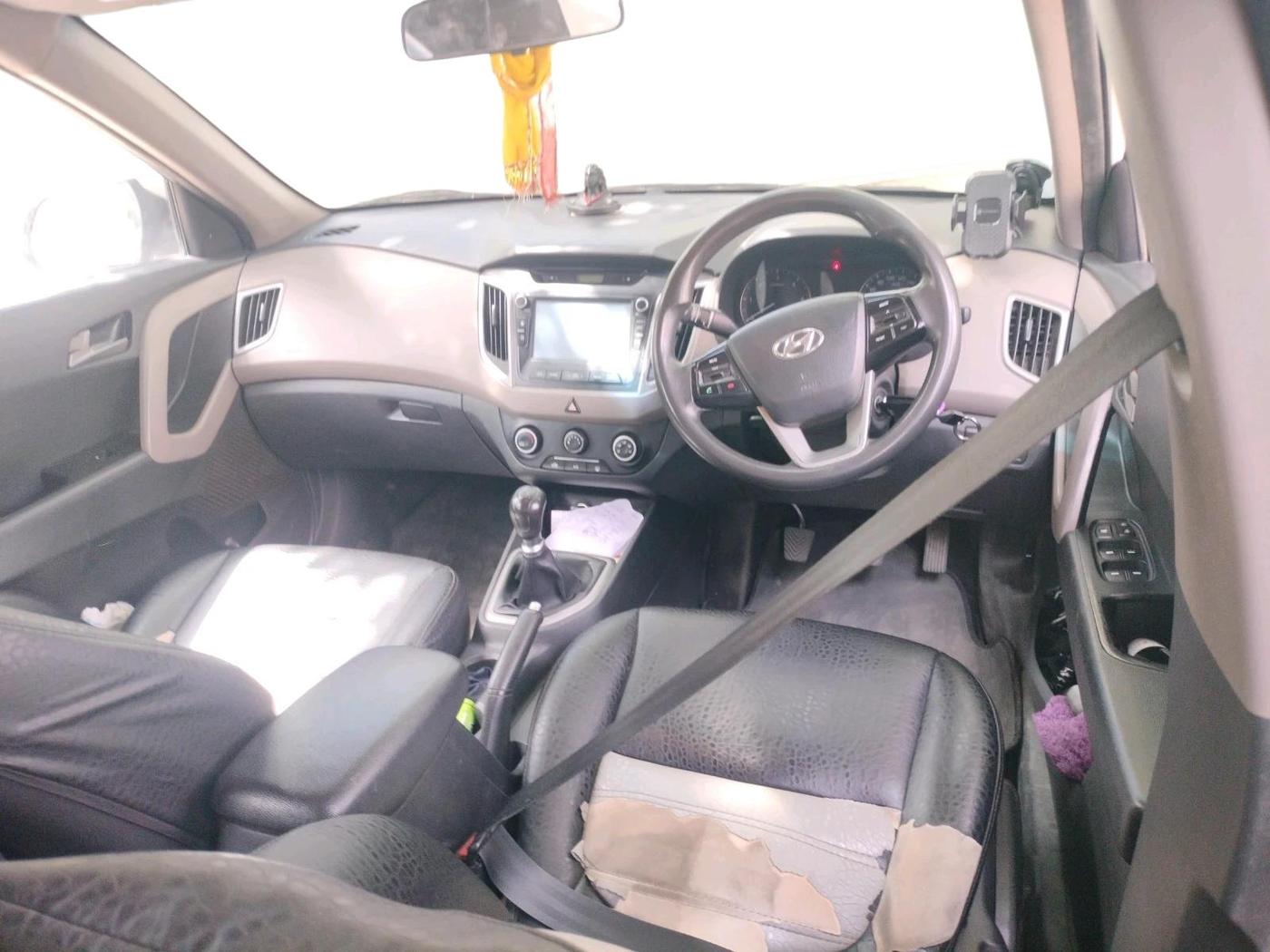 2016 Hyundai Creta S PLUS 1.4 DIESEL, Diesel, Manual, 1,22,605 km, interior