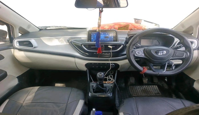 2024 Tata ALTROZ XM PLUS SUNROOF CNG, CNG, Manual, 27,860 km, interior