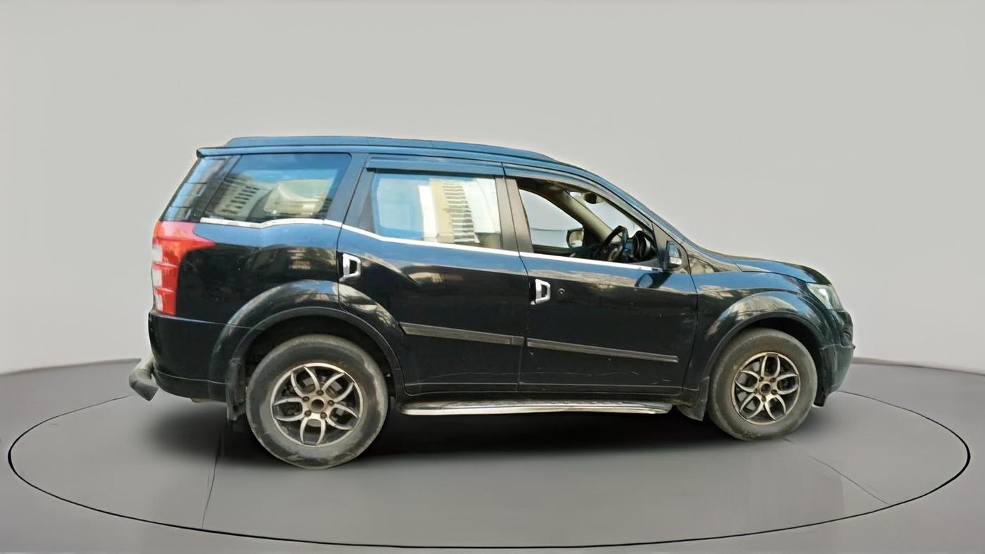 2017 Mahindra XUV500 W6 1.99, Diesel, Manual, 1,37,216 km, exterior