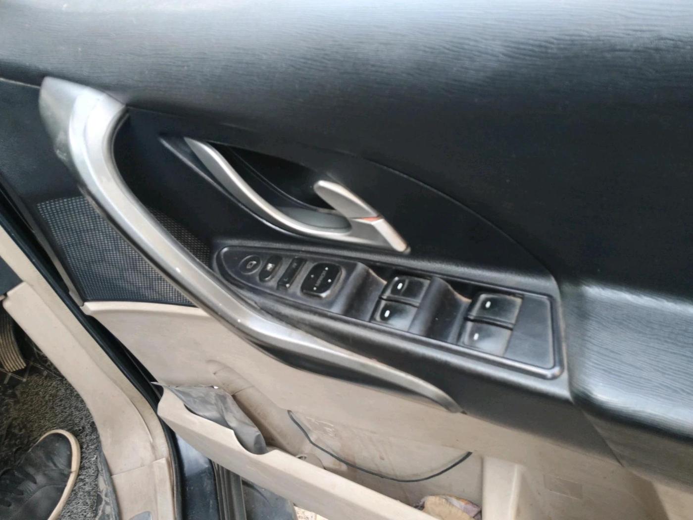 2017 Mahindra XUV500 W6 1.99, Diesel, Manual, 1,37,216 km, interior