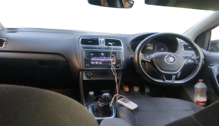 2022 Volkswagen Polo HIGHLINE PLUS 1.0, Petrol, Manual, 1,24,477 km, interior